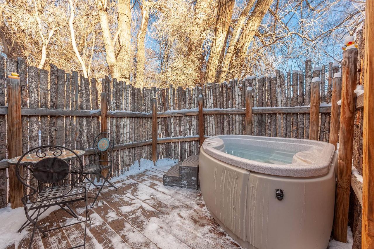 Ranchos de Taos Adobe And Pines Inn Bed And Breakfast المظهر الخارجي الصورة