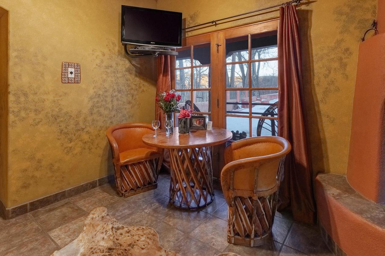 Ranchos de Taos Adobe And Pines Inn Bed And Breakfast المظهر الخارجي الصورة